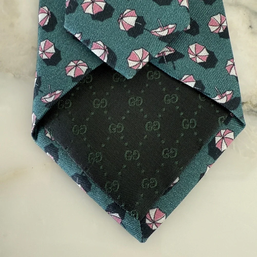 Gucci Necktie Tie 100% Silk Green Umbrella Pattern 3.2 inches New